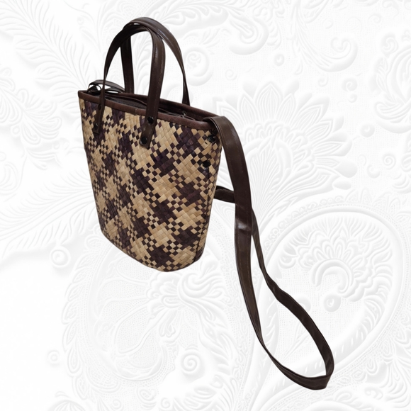 Handmade Woven Pandan Leaves Multicolor HandBag with Adjustable Strap, Mini - Picture 2 of 5